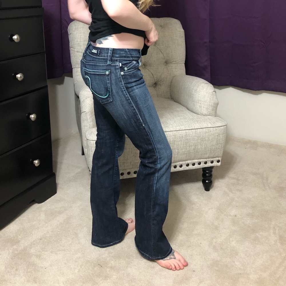 Rock & Republic jeans size 27 with blue embroidery